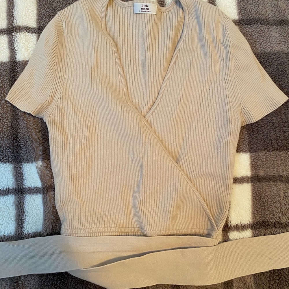 Aritzia top